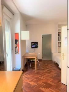 Acogedor apartamento, exterior con balcón y aire acondicionado en Chueca, Madrid