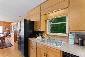 Golden Ridge Getaway