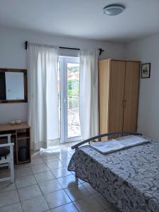 Central Studio Apartments & Dormitory Rooms