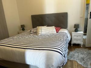 Appartements LE WELCOME vue port appartement plain pied : photos des chambres
