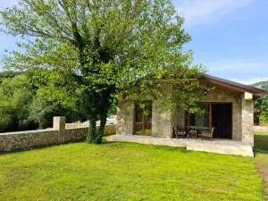 Orahovo stone vilas - Godinje