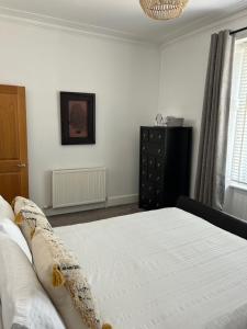 1L Albert Place Maddiston Road Brightons Falkirk FK2 0JX