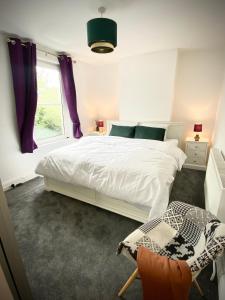 Medway Getaway - 3 Bed Home with Luxury Bathroom