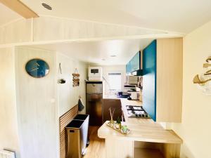 Évasion océanique : Mobil-home dans un camping 4* à 50m de locéan