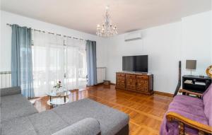 2 Bedroom Gorgeous Apartment In Pobri 