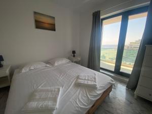 Apartament direct la plaja 4 persoane Mamaia nord Sky Sea View