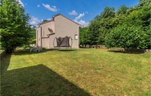 2 Bedroom Gorgeous Apartment In Pobri 