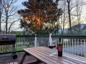 Oasis on 151 - Ideal Location on Brew Ridge Trail - Afton