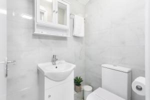 Holloway Budget Apartment - 1 Minute to Emirates Stadium - Next to Station - City Center