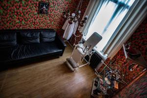 Vintage BDSM Kinky Apartment - ENTIRE 65m2 space for up to 6-guests - FULLY EQUIPPED