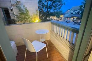 Unit #201 Cozy Mountain View 1BR in DT