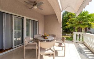 2 Bedroom Gorgeous Apartment In Pobri