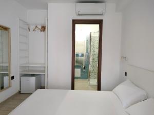 Zenia Rooms img18