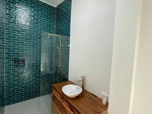 Luxury Cottage at the Manor on the River!!!