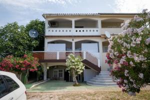 Apartments with a parking space Povljana, Pag - 227 