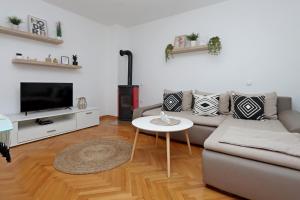 Two-Bedroom Apartment with Terrace and Sea View room in Seaside apartments with a swimming pool Pag - 6412