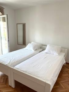 Apartments with a parking space Split - 21527