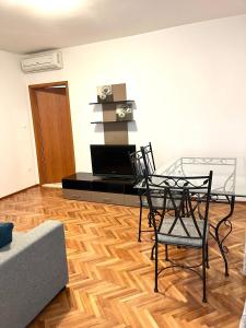 Apartments with a parking space Split - 21527