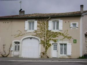 Maisons de vacances Gite Meligny-le-Grand, 4 pieces, 6 personnes - FR-1-585-29 : photos des chambres