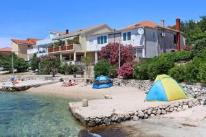 Apartments with a parking space Mandre, Pag - 18748