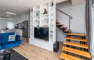 Stunning Apartment In Pobri 