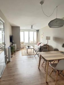 Sanxenxo a un minuto playa vistas y Garage 8pax