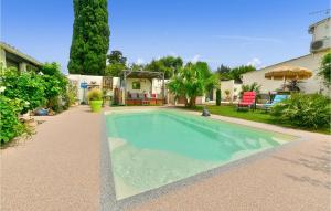 Maisons de vacances Beautiful Home In Le Pontet With 3 Bedrooms, Outdoor Swimming Pool And Swimming Pool : photos des chambres