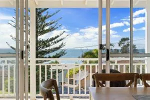 Beachwood House at Mollymook Beach - Narrawallee