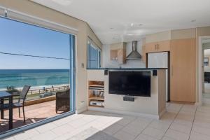 Aqua Shores Apartment