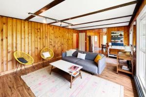 Haven Retreat in Catskills w Hot Tub & Bar Hall