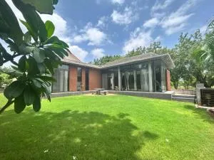 BK's Villa at Kensville Golf & Country Club - Botād