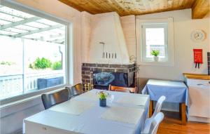 3 Bedroom Awesome Home In Mariefred