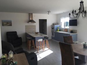 Maisons de vacances Maison a Longeville-sur-Mer : Plage, Surf et Detente - FR-1-336-109 : photos des chambres