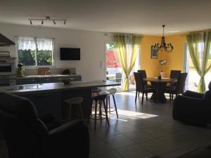 Maisons de vacances Maison a Longeville-sur-Mer : Plage, Surf et Detente - FR-1-336-109 : photos des chambres