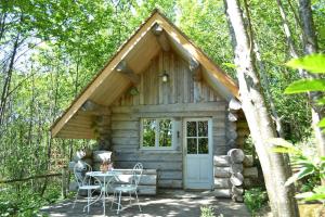 Chalets Chalet dans une ferme en permaculture : photos des chambres