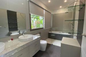 3 Bedrooms Sofora Pool Villa by G Estate