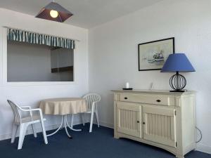 Appartements Appartement 1 piece face mer avec terrasse a La Baule – 2 couchages - FR-1-245-188 : photos des chambres