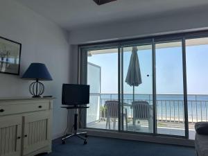 Appartements Appartement 1 piece face mer avec terrasse a La Baule – 2 couchages - FR-1-245-188 : photos des chambres