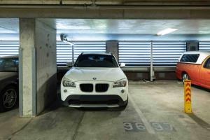City apartment, pool & carpark