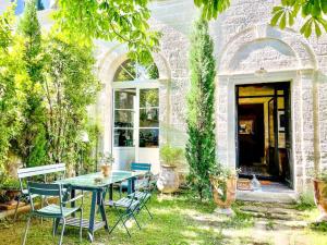 Villas Bien d'exception, clim, jardin, bassin, coeur Uzes : photos des chambres