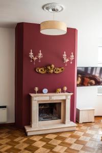 Villa Piano with Stunning View, heated outdoor pool & gaming room