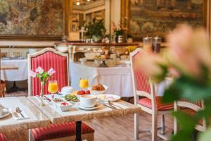 Hotels Hotel De France Et De Guise : photos des chambres