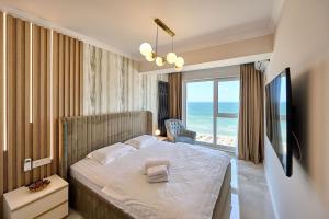 Beach Bliss Apartment in Infinity Beach Resort parking