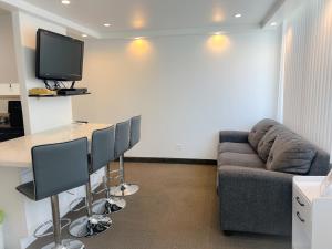 Picturesque Pacific Monarch condo