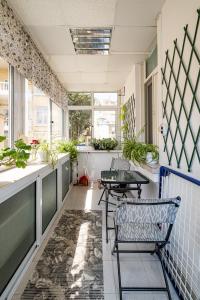 Aristocratic 2bdrm Central Apartment