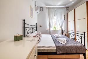 Aristocratic 2bdrm Central Apartment