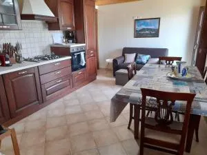 2 Bedroom, 1 Bath apartment near the sea - Pioppi
