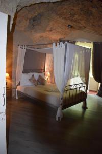 B&B / Chambres d'hotes Chambres d'Hotes Troglodytes Le Clos de L'Hermitage : Suite - Vue sur Jardin