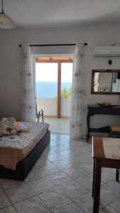 Golden Sun Apartments