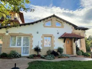 CASA LOS JARDINES Comillas - Ruiloba